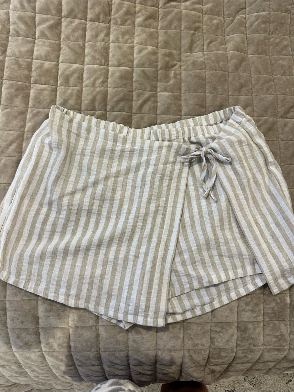 Striped Linen-Blend Women’s Shorts in Beige and White